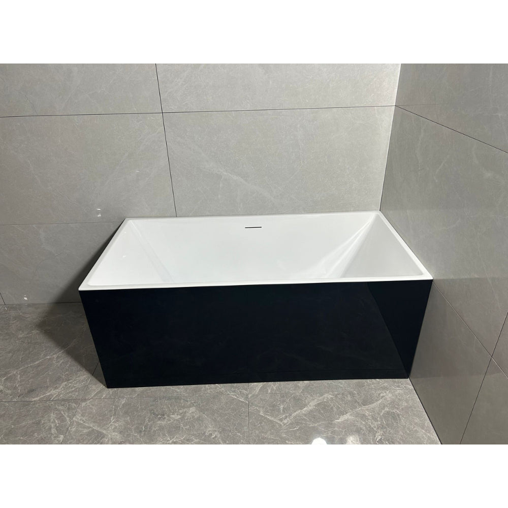 Freestanding Tub – White & Black